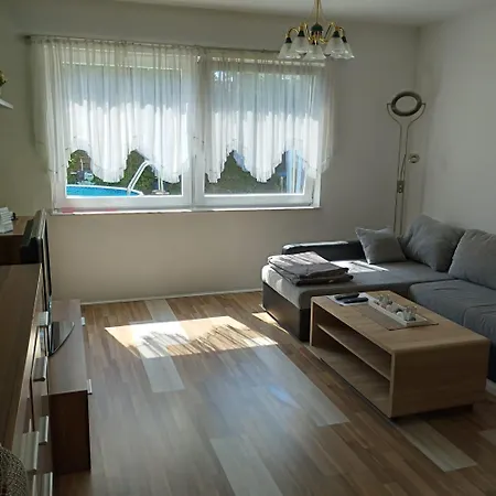 Gaestehaus Falkensee, Nahe Berlin Mit Pool Holiday home Falkensee