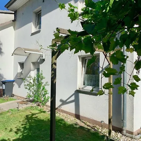 Gaestehaus Falkensee, Nahe Berlin Mit Pool *