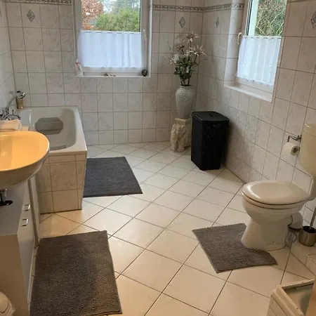 Gaestehaus Falkensee, Nahe Berlin Mit Pool Holiday home Falkensee
